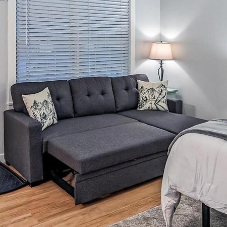 Champagne Supernova Apartment Ludlow Bagian luar foto